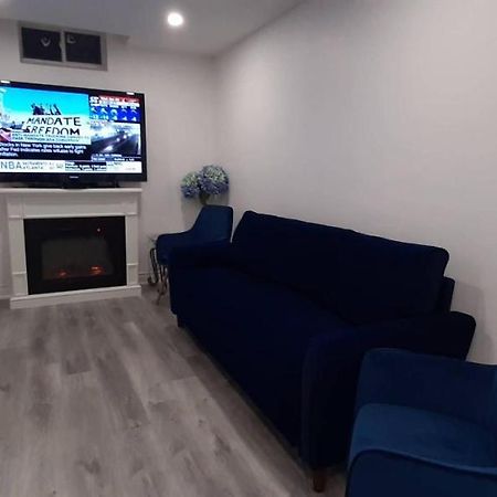 2 Bedrooms 2 Washrooms 2 Parking Spots Basement Apartment Ньюмаркет Экстерьер фото